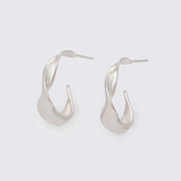 Wavy Hoop Earrings Platinum Plated Chunky Hoop Earrings - Picture 4 of 11